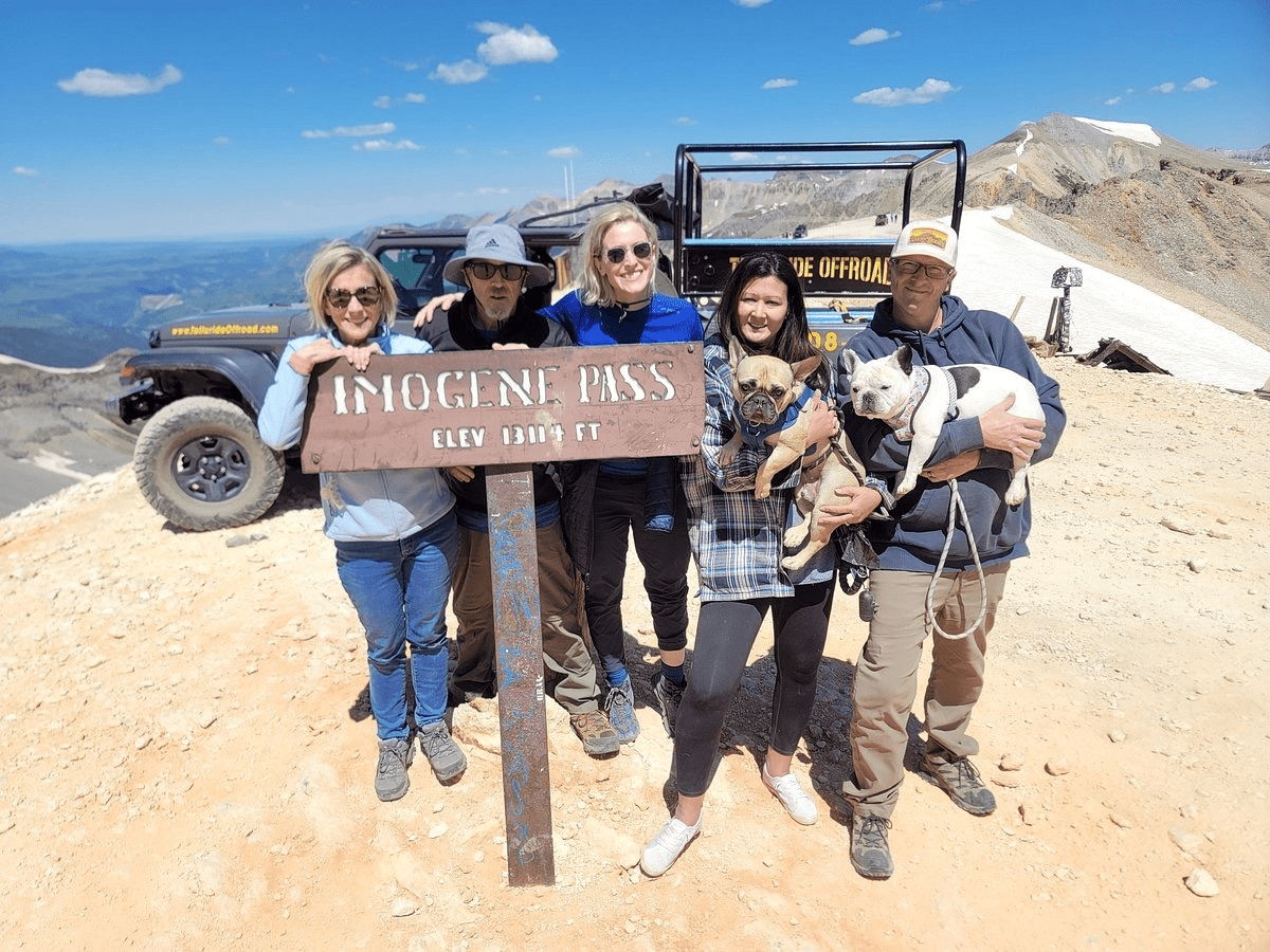 Tourists posing for a photo a imogene pass