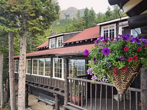 exterior view of the historic seven keys lodge
