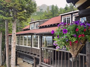 exterior view of the historic seven keys lodge